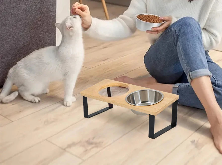 Erhöhter Katzen Futternapf aus Holz und Metall