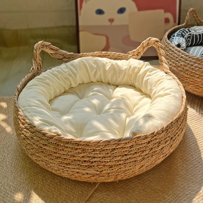 Handgefertigtes Katzenbett mit abnehmbarem Bezug