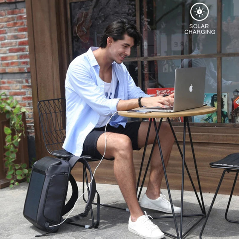 Solar-Rucksack mit USB-Ladefunktion und wasserdichtem Design